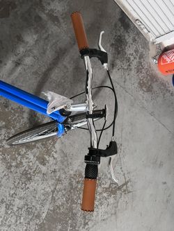 Vilano step online through city bike