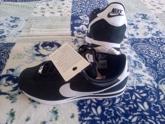 New size 7.5 Women $45