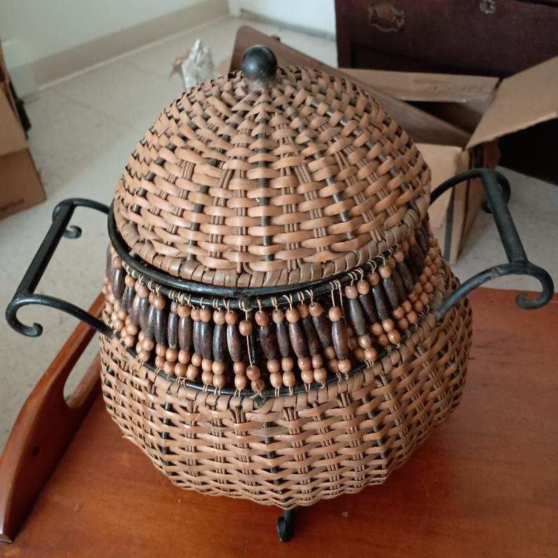 Basket With Lid