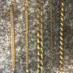 Lot Of Vintage Gold Tone Bracelets 