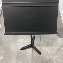 Music stand/manhasset