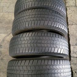 Set of 235/65/18 Michelin Defender LTX $180