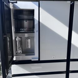 Samsung Bespoke 23 cu. ft. Counter Depth 4-Door French Door Smart Refrigerator in White Glass with Beverage Center