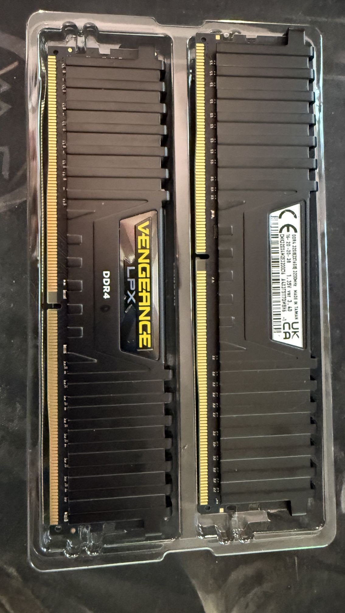 32GB (2x16GB) Corsair Vengance LPX CMK32GX4M2E3200C16