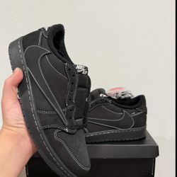 Nike aj1 low travis scott black phantom size 7,7.5,8,8.5,9,9.5,10,10.5,11,12 