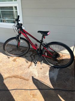 Bike - Giant red bike