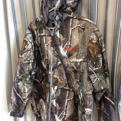 Men’s size LARGE, USED Arctic Shield, very warm ,zip front, your welcome to meet and try on, meet at Exxon at 2428 E Lamar Alexander Parkway Maryville