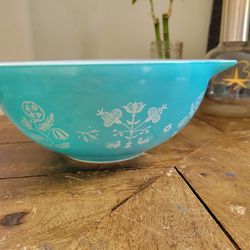 RARE Pyrex Needlepoint Embroidery Turquoise Blue Promotional 443 Bowl