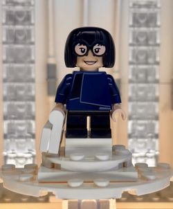 Lego Edna Mode Minifigure