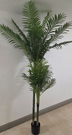 *** NEW LOW PRICE *** 8ft Faux Areca Palm @ Lasting Creations