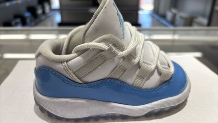 Jordan Retro 11 Low “University Blue”