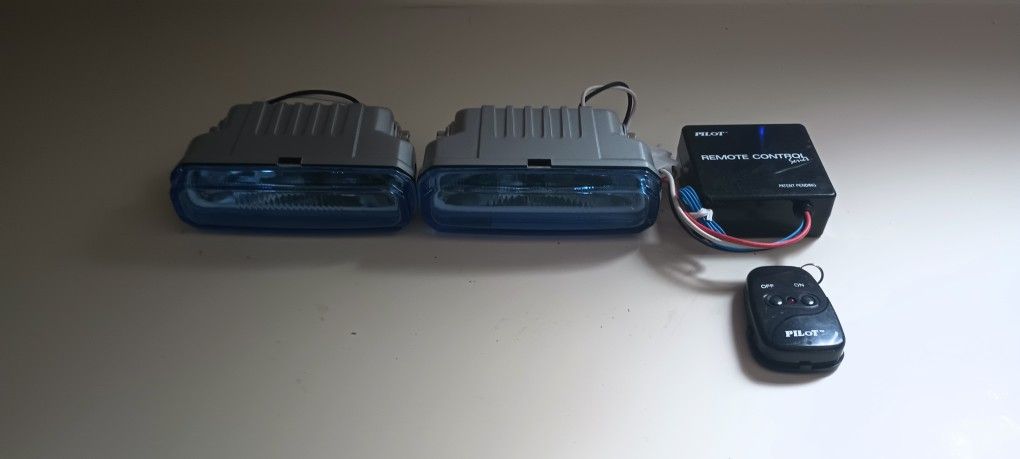 Pilot Auxiliary Lights with Remote Control for Automobile