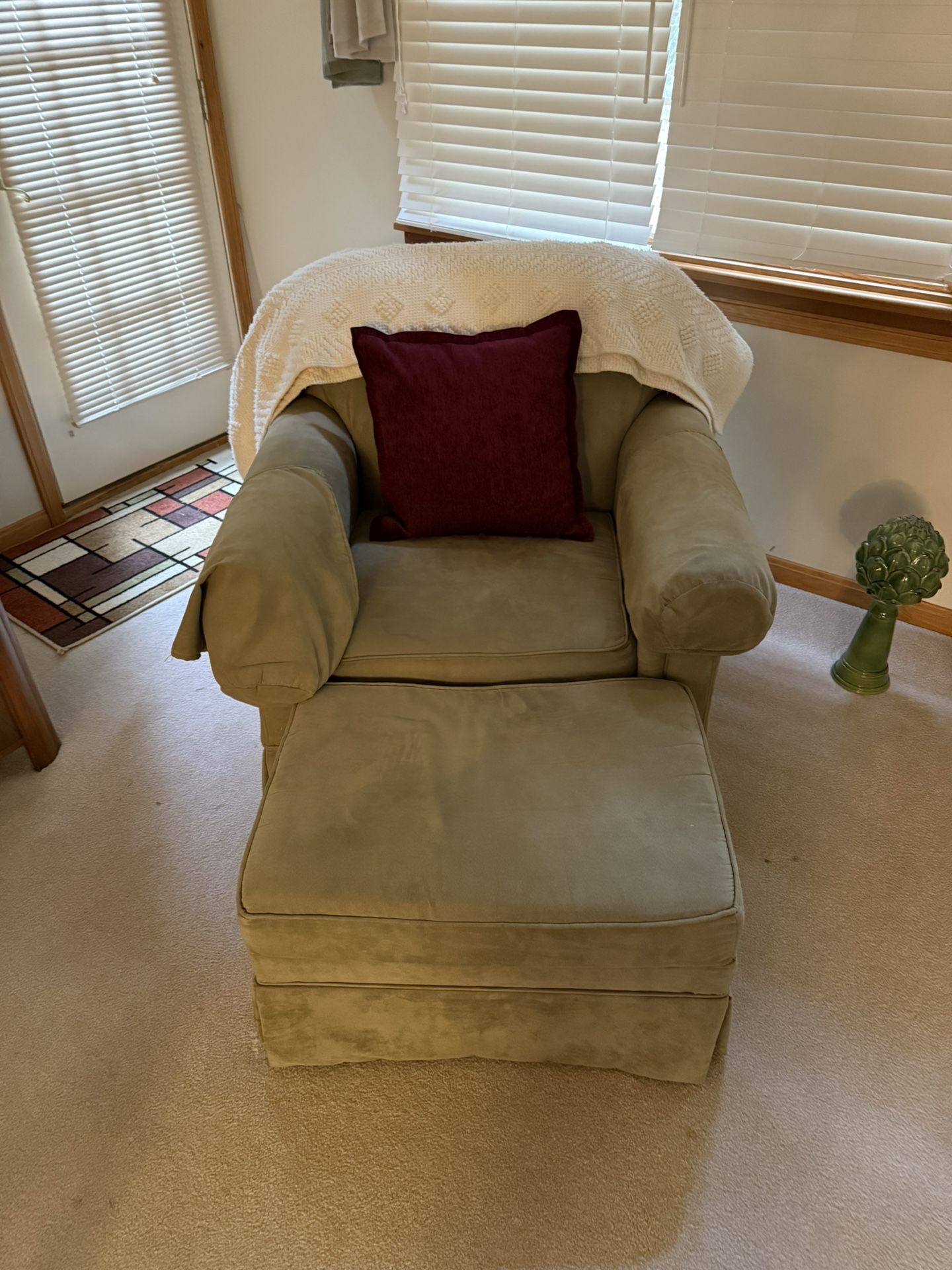 Chair With Ottoman