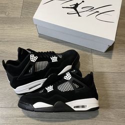Jordan 4 Retro “White Thunder” (M)