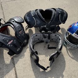 Large Riddell Helmet w/ Pads 