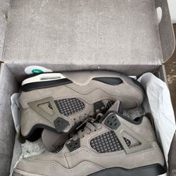 Retro Jordan 4 Cave stone GS size 7