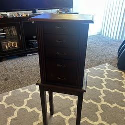 Stand Up Jewelry Box