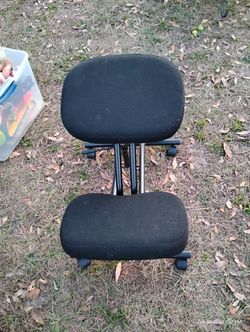 Kneeling Chair 