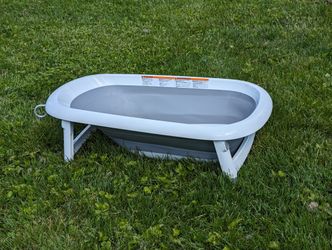 OXO Tot Splash & Store Baby Bathtub

