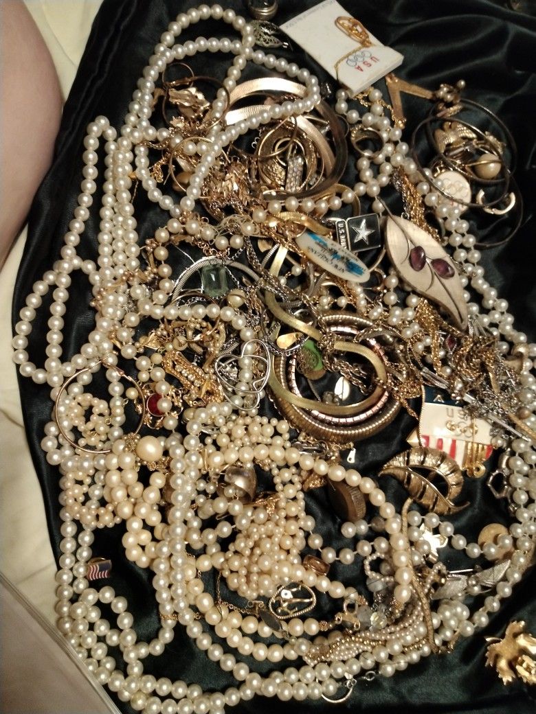 Bag Of Random Jewelry