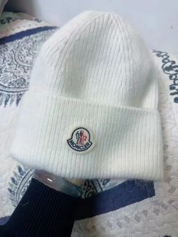 BRAND NEW MONCLER BEANIE HAT 