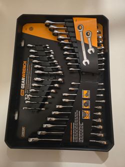 Gearwrench 32pcs SAE/metric Ratcheting combination and Stubby Combination Wrench set
