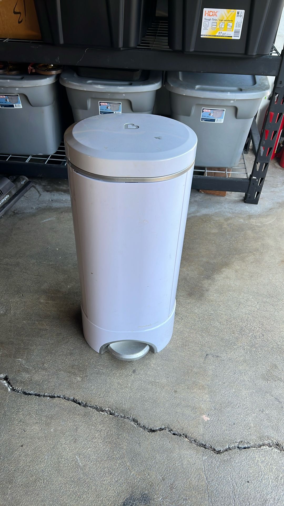 Diaper pail