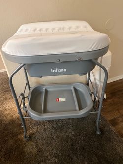 Infans Portable changing/bathtub/lots of storage