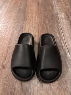 yeezy slides size 7