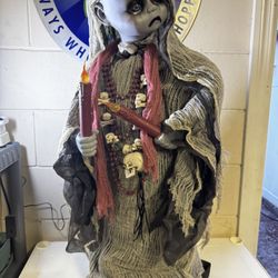 SPIRIT HALLOWEEN 3 FT STANDING GRAVE WATCHER
