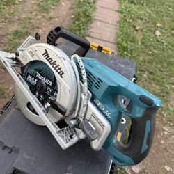 Makita XSR01Z 36V (18V X2) LXT® Brushless Rear Handle 7-1/4" Circular Saw, Tool Only