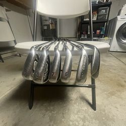 Calloway Rogue Iron Set 6-9, Cleveland PW, Bombtech 52 Deg All clubs are RH