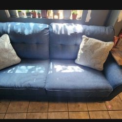 Free Couch 