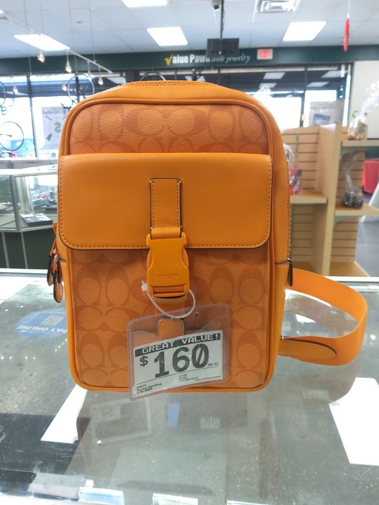 🎒