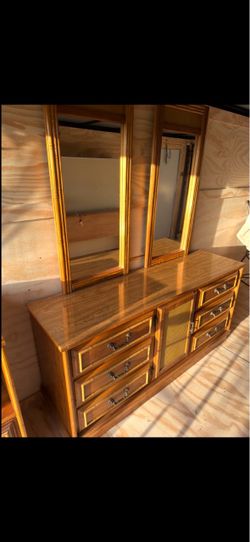 Vintage Wood/Bamboo Dresser w/Vanity