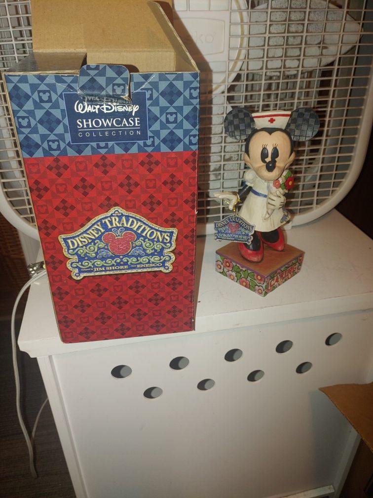 Disney showcase collection mini mouse figurine