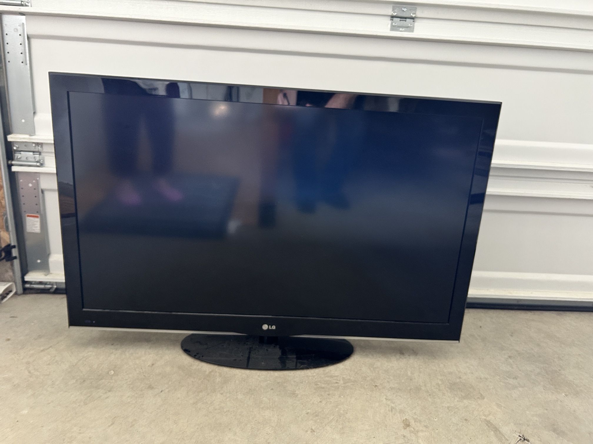 LG 47” Tv