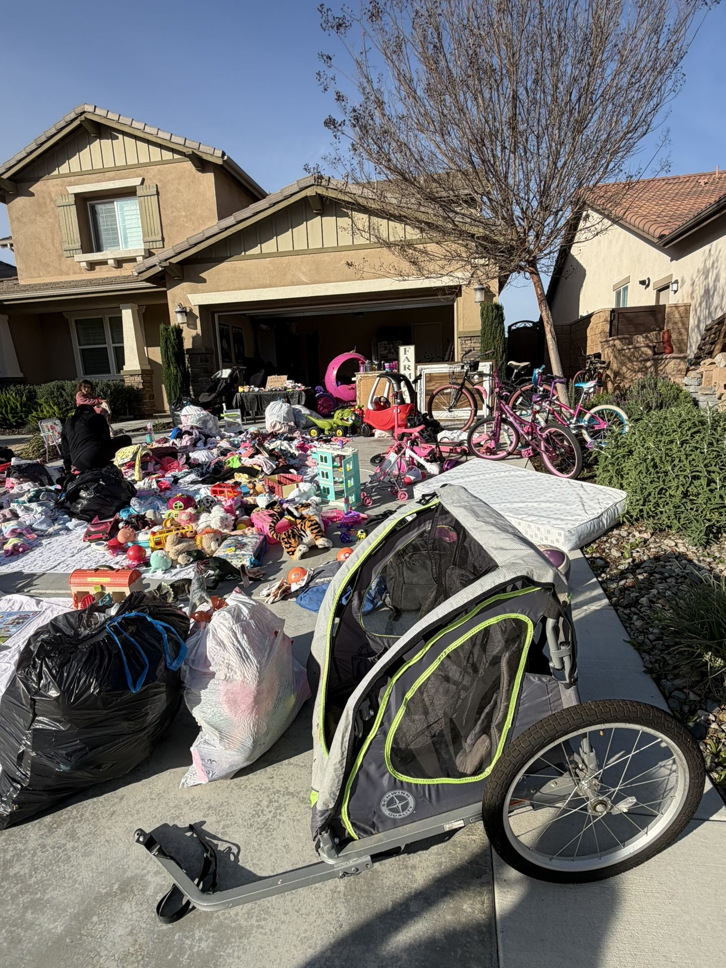 Garage Sale 1/25/26