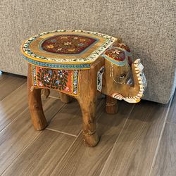 Elephant shaped en table wood