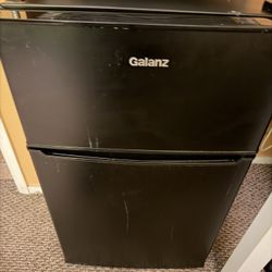 Galanz Mini Fridge