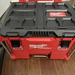 Milwaukee Rolling Pack out