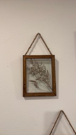 2 flower frames