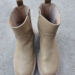 Size 7W Timetru Boots