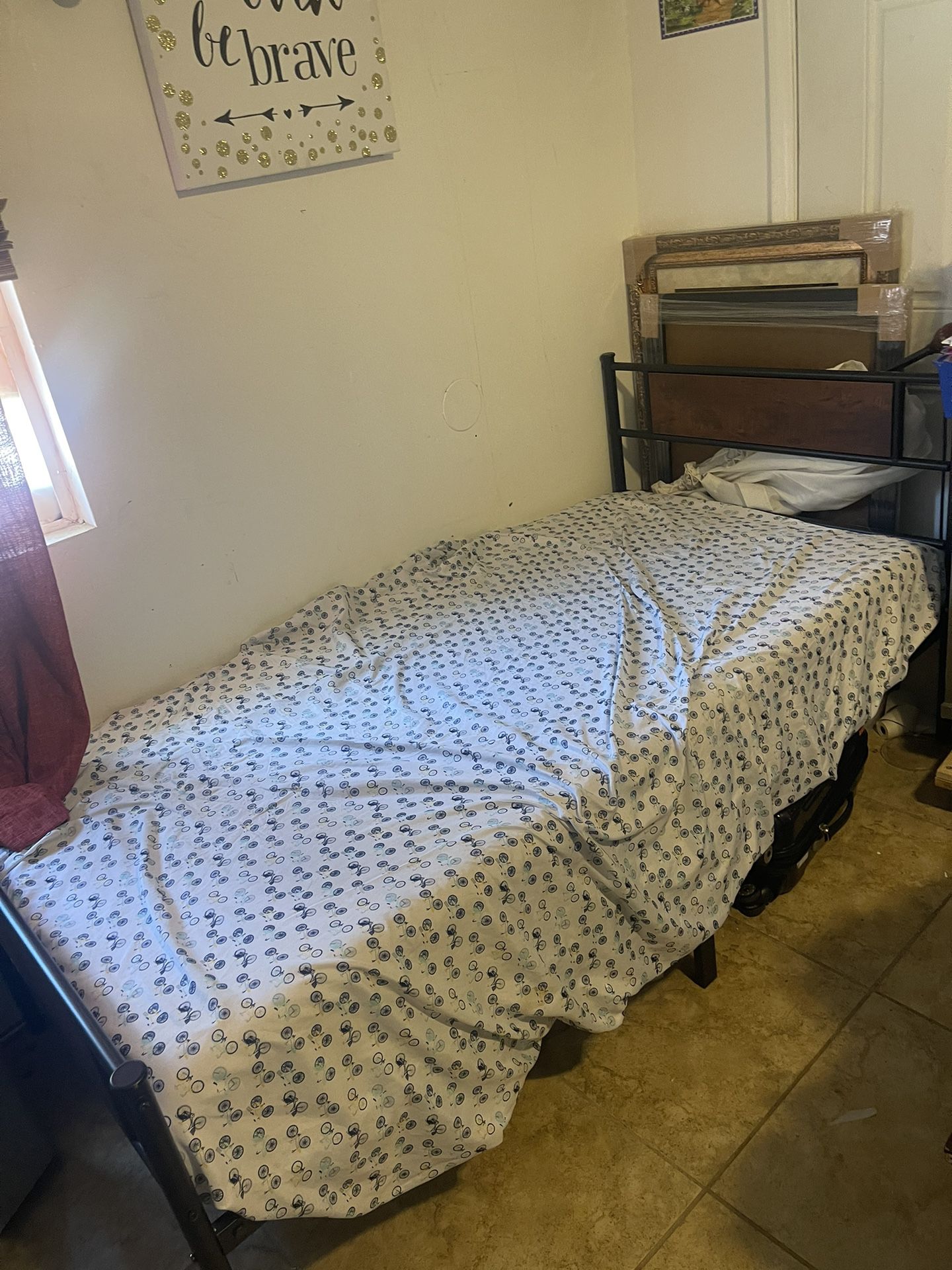 Complete Twin Size Bed 