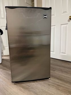 RCA Mini Fridge Stainless Steel
