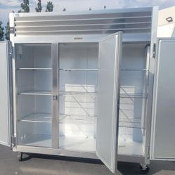 Traulsen 3-door refrigerator. Energy Star πGET 1YR FULL WARRANTY