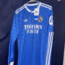 Real Madrid jersey size M