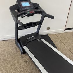 Sole F80 Treadmill - Like New