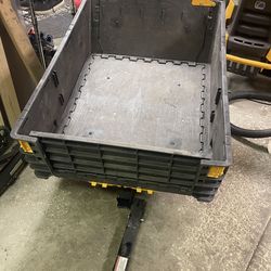 Cub Cadet Collapsible Lawn cart