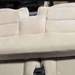 2020 - 2025  Explorer Third seat